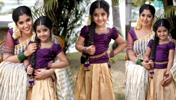 അമ്മ മുക്തയ്ക്കൊപ്പം സുന്ദരിക്കുട്ടിയായി അണിഞ്ഞൊരുങ്ങി കൺമണി; പട്ടുപാവാടയും ആഭരണങ്ങളും അണിഞ്ഞ് രാജകുമാരിയെ പോലുള്ള കിയാരയുടെ വീഡിയോ സോഷ്യൽ മീഡിയയിൽ വൈറൽ