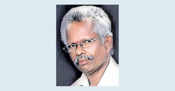 ശ്രദ്ധേയനായത് ജലാശയത്തിൽ മലർന്നുകിടന്നും ശീർഷാസനം നടത്തിയും ചിത്രം വരച്ച്; 'ആശാജി' എന്ന പേര് സ്വീകരിച്ചത് ചിത്രരചനയിലൂടെ ആശയങ്ങൾ പ്രചരിപ്പിക്കണമെന്ന മോഹത്തോടെ; ചിത്രകാരൻ ജി വിശ്വനാഥൻ വിടവാങ്ങുമ്പോൾ