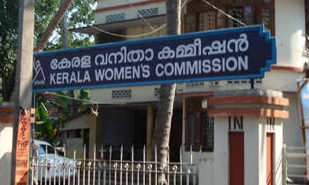 സത്രീകൾക്ക് പ്രശ്നങ്ങൾ ഫോണിലൂടെ അറിയിക്കാം; അപ്പപ്പോൾ നടപടിയെന്ന് വനിതാ കമ്മീഷൻ