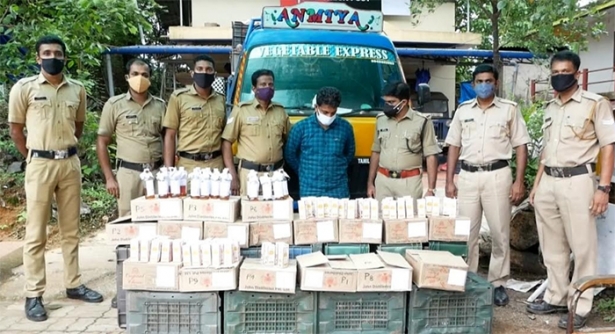 കർണാടകത്തിൽ നിന്നും വരുന്ന പച്ചക്കറി ലോറിയിൽ വൻ മദ്യക്കടത്ത്; ഒളിപ്പിച്ചു കടത്താൻ ശ്രമിച്ചത് 18 പെട്ടി മദ്യം; നാദാപുരം സ്വദേശി എക്സൈസ് പിടിയിൽ
