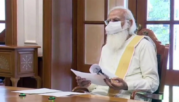 കോവിഡ് വ്യാപനം രൂക്ഷം; നാല് സംസ്ഥാനങ്ങളിലെ മുഖ്യമന്ത്രിമാരുമായി ചർച്ച നടത്തി പ്രധാനമന്ത്രി; വാക്സിൻ പാഴാക്കുന്നത് തടയാൻ നിർദ്ദേശം