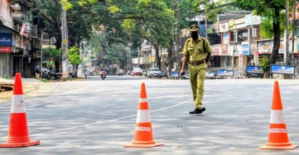 ലോക്ക്ഡൗൺ ഫലം കാണാതെ തിരുവനന്തപുരം ജില്ല;  മറ്റ് ജില്ലകളിൽ രോഗവ്യാപനം കുറയുമ്പോഴും തലസ്ഥാനത്ത് ആശങ്കയ്ക്ക് കുറവില്ല;  സംസ്ഥാനത്ത് ആകെ കണക്കുകൾ കുന്നിറങ്ങുന്നത് പ്രതീക്ഷയാകുന്നു