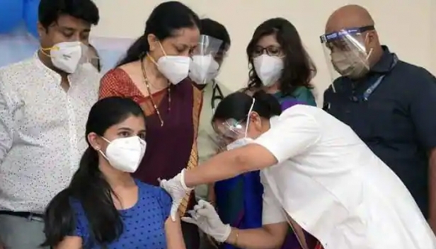രാജ്യത്തെ 40 ശതമാനം ആളുകൾക്കും കോവിഡ് വാക്സിൻ നവംബറോടെ ലഭിച്ചേക്കും; ജനുവരിയോടെ 60 വാക്സിനേഷൻ 60 ശതമാനം പിന്നിട്ടേക്കും