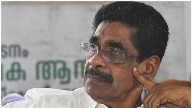 വ്യാജ പ്രൊഫൈൽ ഉപയോഗിച്ച് മുല്ലപ്പള്ളിക്ക് കൊവിഡെന്ന് പ്രചരിപ്പിച്ചത് അക്കൗണ്ട് ഹാക്ക് ചെയ്തെന്ന് കോൺഗ്രസ് പ്രവർത്തകൻ; അജ്ഞാതനെ കണ്ടെത്താൻ തലശേരിയിലെ കോൺഗ്രസ് പ്രവർത്തകൻ പരാതി നൽകി