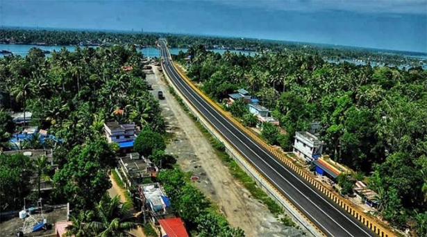 കൊല്ലം ബൈപാസിൽ നാളെ മുതൽ ടോൾ പിരിവ്; കൊല്ലം ജില്ലാ കളക്ടർക്ക് എൻഎച്ച്എഐ ഉദ്യോഗസ്ഥർ വാട്സാപ്പ് സന്ദേശം അയച്ചു