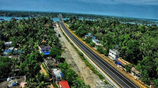 കൊല്ലം ബൈപാസിൽ നാളെ മുതൽ ടോൾ പിരിവ്; കൊല്ലം ജില്ലാ കളക്ടർക്ക് എൻഎച്ച്എഐ ഉദ്യോഗസ്ഥർ വാട്‌സാപ്പ് സന്ദേശം അയച്ചു