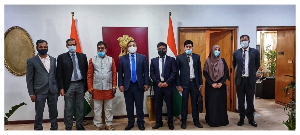 പ്രവാസികളുടെ വാക്സിൻ സർട്ടിഫിക്കറ്റ് ആശങ്കകൾ പരിഹരിക്കും;വെൽഫെയർ കേരള കുവൈത്ത് നേതാക്കൾ ഇന്ത്യൻ സ്ഥാനപതിയുമായി കൂടിക്കാഴ്ച നടത്തി