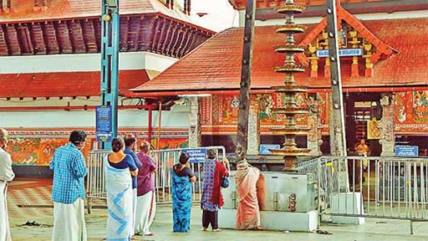 ഒരേ സമയം 15 പേർ മാത്രം; ഒരു ദിനം 300 പേർക്ക് പ്രവേശനം; പ്രവേശനം ഓൺ ലൈൻ ബുക്കിംഗിലൂടെ; നിയന്ത്രണങ്ങളോടെ ഗുരുവായൂർ ക്ഷേത്രം നാളെ തുറക്കും; വിവാഹങ്ങൾക്കും അനുമതി