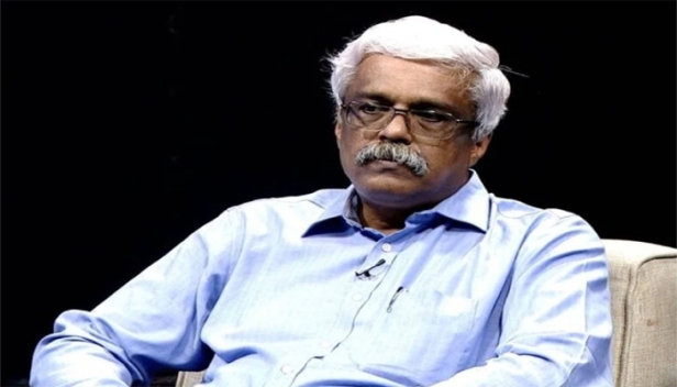ഇനിയൊരു വിവാദത്തിന് കൂടിയില്ല; ശിവശങ്കറിന്റെ സസ്പെൻഷൻ കാലാവധി നീട്ടി; തിരിച്ചുവരവ് ശുദ്ധികലശം നടത്തി മാത്രം