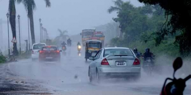 സംസ്ഥാനത്ത് അതിശക്തമായ മഴയ്ക്കു സാധ്യത; നാലു ജില്ലകളിൽ ഓറഞ്ച് അലർട്ട്;  താഴ്ന്ന പ്രദേശങ്ങളിൽ ഉള്ളവർ ജാഗ്രത പാലിക്കണമെന്ന് മുന്നറിയിപ്പ്