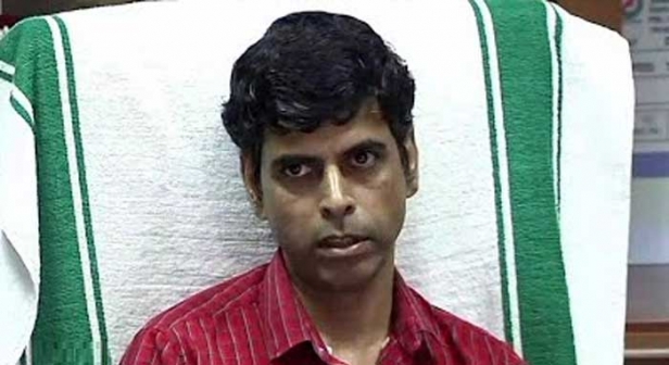 കോവിഡ് വാക്സിൻ സ്വീകരിക്കുന്നതിന് മുൻപ് ആർ.ടി.പി.സി.ആർ ടെസ്റ്റ് നിർബന്ധമാക്കിയെന്ന ഉത്തരവ്; കണ്ണൂർ കലക്ടർക്കെതിരെ സോഷ്യൽ മീഡിയയിൽ പ്രതിഷേധ പൊങ്കാല