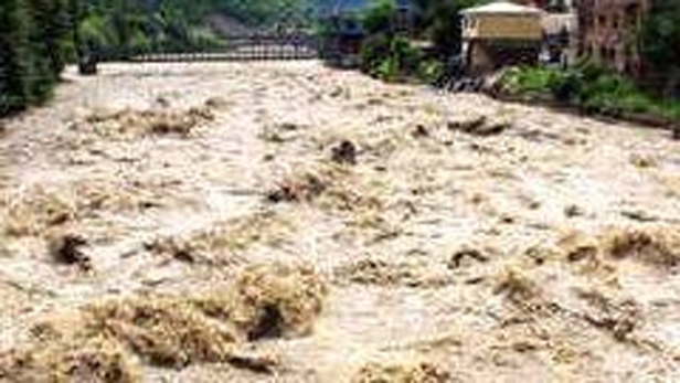 പാക്കിസ്ഥാനിൽ മേഘവിസ്ഫോടനം; മിന്നൽ പ്രളയത്തിൽ രണ്ട് മരണം; പ്രളയത്തിന് കാരണം അപ്രതീക്ഷിതമായി 30 സെന്റിമീറ്ററിലധികം മഴപെയ്തത്