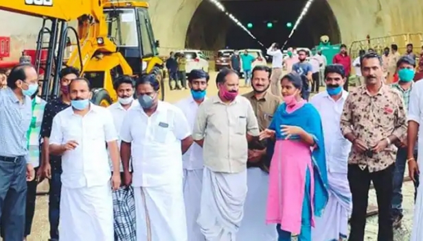'ആറു മാസം കൊണ്ട് കണ്ണൂർ വിമാനത്താവളം മുതൽ കൊച്ചി മെട്രോ വരെ നടപ്പിലാക്കി ഉദ്ഘാടനം നടത്തിയവർ; രണ്ട് മാസംകൊണ്ട് തുരങ്കം നിർമ്മാണം നടത്തി ഉദ്ഘാടനം ചെയ്യുന്നതിൽ അതിശയോക്തിയില്ല'; ആലത്തൂർ എംപിയായ ശേഷം ആദ്യം മനസ്സിൽ കുറിച്ചിട്ട പദ്ധതി: രമ്യ ഹരിദാസ്
