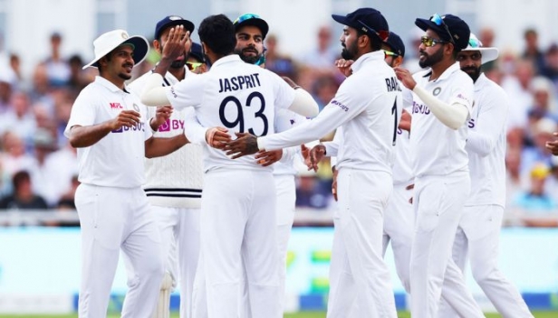 ഒന്നാം ക്രിക്കറ്റ് ടെസ്റ്റിൽ ഇംഗ്ലണ്ടിനെ എറിഞ്ഞിട്ട് ഇന്ത്യ; ആതിഥേയർ ഒന്നാം ഇന്നിങ്സിൽ 183 റൺസിന് പുറത്ത്; ജസ്പ്രീത് ബുമ്രയ്ക്ക് നാല് വിക്കറ്റ്; ഇംഗ്ലണ്ടിനായി രാജ്യാന്തര ക്രിക്കറ്റിൽ ഏറ്റവും കൂടുതൽ റൺസ് നേടുന്ന താരമായി ജോ റൂട്ട്