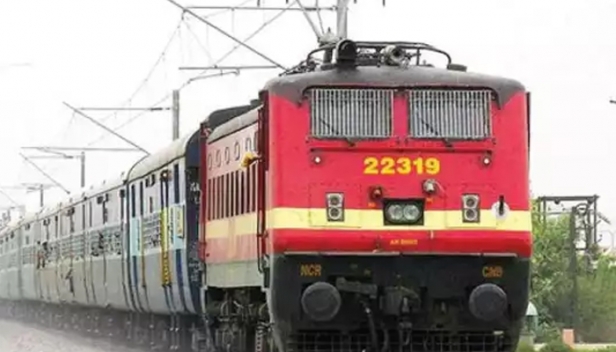 കർണാടകത്തിലേക്ക് ട്രെയിനിൽ യാത്ര ചെയ്യുന്നവർക്ക് ആർടിപിസിആർ ടെസ്റ്റ് നിർബന്ധം; തമിഴ്നാട്ടിലേക്ക് പോകുന്നവർക്ക് ആർടിപിസിആറോ രണ്ട് ഡോസ് വാക്സിനേഷൻ സർട്ടിഫിക്കറ്റോ കാണിക്കണം