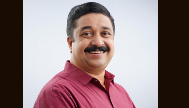 കുഞ്ഞാലിക്കുട്ടിക്ക് എതിരെ നടക്കുന്നത് വൻഗൂഢാലോചന; കല്ലെറിഞ്ഞ് വീഴ്ത്തുന്നവർക്ക് പലവിധ ലക്ഷ്യങ്ങളാണ്; ആരും ഇരിക്കുന്ന കൊമ്പ് മുറിക്കരത് എന്ന് നജീബ് കാന്തപുരം