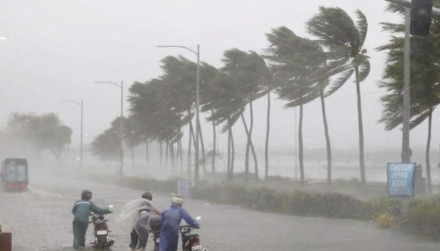 കേരളത്തിൽ അതിതീവ്ര മഴയ്ക്ക് സാധ്യത; ഒൻപത് ജില്ലകളിൽ ഓറഞ്ച് അലർട്ട്; ഉരുൾപൊട്ടൽ-മണ്ണിടിച്ചിൽ മുന്നറിയിപ്പ്; മലയോര മേഖലകളിലും താഴ്ന്ന പ്രദേശങ്ങളിലും ജാഗ്രതാ നിർദ്ദേശം