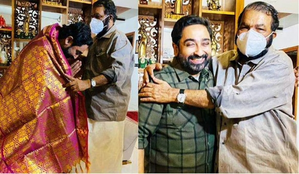 സംസ്ഥാന ചലച്ചിത്ര പുരസ്കാരം; എം ജയചന്ദ്രനെ വീട്ടിലെത്തി ആദരിച്ച് വി ശിവൻകുട്ടി; സംഗീതത്തിന്റെ രണ്ടു വിഭാഗത്തിനും ഒരേ വ്യക്തിക്ക് പുരസ്കാരം അപൂർവ്വതയെന്ന് മന്ത്രി