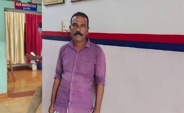 ചാരിറ്റിയുടെ മറവിൽ പാട്ടുപാടാനെത്തിയ പിടികിട്ടാപ്പുള്ളി പിടിയിൽ; കൊല്ലത്തെ മനീഷിനെതിരെ വിവിധ സ്റ്റേഷനുകളിലായി ഉള്ളത് 12 കേസുകൾ