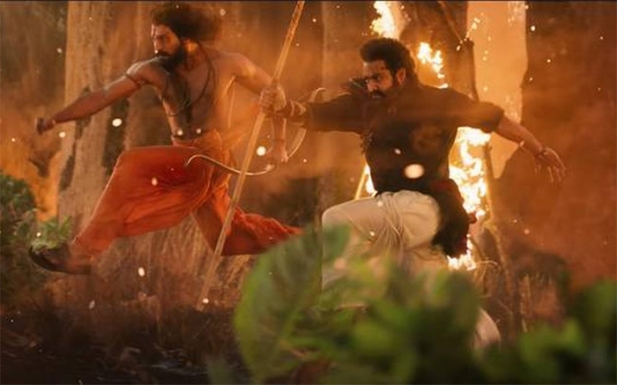 ബാഹുബലിക്ക് ശേഷം ബ്രഹ്മാണ്ഡ ചിത്രവുമായി രാജമൗലി; പുറത്തുവന്ന ട്രെയിലറിൽ തന്നെ മഹാത്ഭുതം ഉറപ്പിക്കാം; ആർ.ആർ.ആർ ട്രെയ്ലർ കണ്ട് അമ്പരന്ന് സിനിമാ പ്രേമികൾ