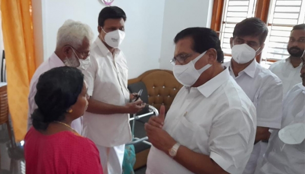 ധീരജ് വധം : കൊലപാതകത്തെക്കാൾ ക്രൂരമാണ് സുധാകരന്റെ പ്രസ്താവന; ഒരു രാഷ്ട്രീയ പാർട്ടിയും കൊലപാതകിയെ ഇതുവരെ ഇത്ര പരസ്യമായി ന്യായീകരിച്ചിട്ടില്ലെന്നും പി.സി ചാക്കോ