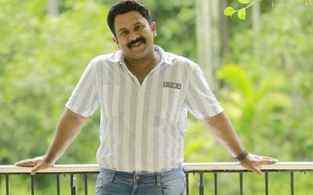 ഗവൺമെന്റ് ഒരു കാരണം നോക്കിയിരിക്കുവാണ് ; എല്ലാവവരും സേഫ് ഡിസ്റ്റന്റ് കീപ്പ് ചെയ്ത് സിനിമ കാണുക; ഹൃദയത്തിന്റെ വിശേഷങ്ങളും പ്രേക്ഷകർക്കുള്ള അഭ്യർത്ഥനയുമായി അജു വർഗീസ്; ചിത്രത്തിൽ തനിക്ക് കാണാനായത് പ്രണവ് മോഹൻലാലിൽ നിന്നും പ്രണവിലേക്കുള്ള യാത്രയാണെന്നും അജു