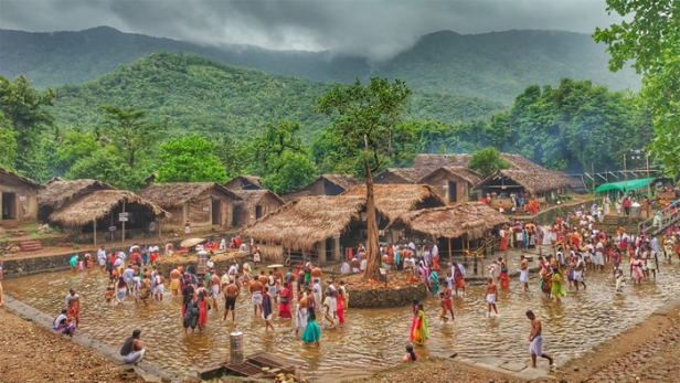 കൊട്ടിയൂരിൽ ഇനി ഉത്സവനാളുകൾ; ഒരുമാസം നീളുന്ന വൈശാഖ മഹോത്സവം നാളെ തുടങ്ങും; ചൊവ്വാഴ്ച നീരെഴുന്നള്ളത്ത്; ഇത്തവണയൊരുക്കുന്നത് 40-ലേറെ കയ്യാലകൾ