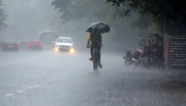 തെക്കൻ കേരളത്തിലും മധ്യകേരളത്തിലും അതിതീവ്ര മഴയ്ക്ക് സാധ്യത; ഇടുക്കിയിലും എറണാകുളത്തും റെഡ് അലർട്ട്; നാല് ജില്ലകളിൽ ഓറഞ്ച് അലർട്ട്; കേരളത്തിൽ 27ന് കാലവർഷം തുടങ്ങിയേക്കും