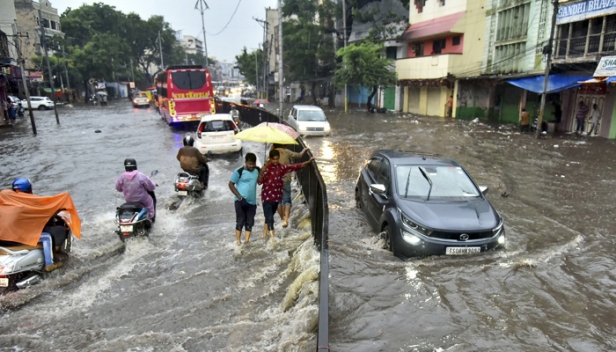 വിവിധ ജില്ലകളിൽ പ്രഖ്യാപിച്ച ഓറഞ്ച് അലർട്ട് പിൻവലിച്ചു; യെല്ലോ അലർട്ട് മാത്രം