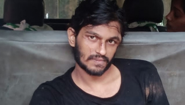 ജാമ്യവ്യവസ്ഥ ലംഘിച്ച പ്രതിയെ പിടിക്കാൻ പൊലീസ്; ജീപ്പിൽ നിന്നിറങ്ങിയ എസ്ഐയെയും പൊലീസുകാരെയും ഇടിച്ച് തെറിപ്പിച്ച് കാറിൽ പാഞ്ഞ് പ്രതി: സിനിമാ സ്റ്റൈലിൽ ചേസ് ചെയ്ത് പിടിച്ച് പൊലീസ്