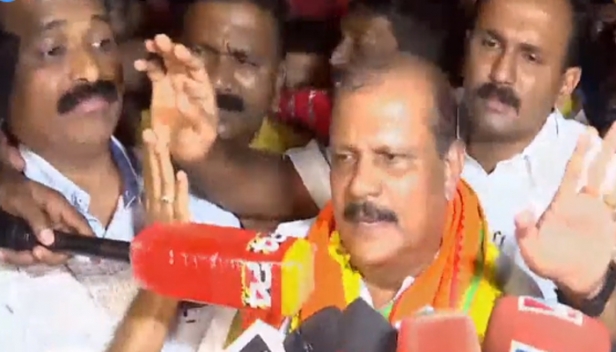 താൻ ജയിലിൽ പോയത് പിണറായി വിജയന്റെ കളിയുടെ ഭാഗമായി; തന്നെ കുറിച്ച് പറഞ്ഞ അഭിപ്രായത്തിന് മറ്റന്നാൾ തൃക്കാക്കരയിൽ മറുപടി പറയും; കോടതിയോട് നന്ദിയുണ്ടെന്നും ബിജെപി സ്ഥാനാർത്ഥിക്ക് വേണ്ടി പ്രവർത്തിക്കുമെന്നും ജയിൽ മോചിതനായ പി സി ജോർജ്