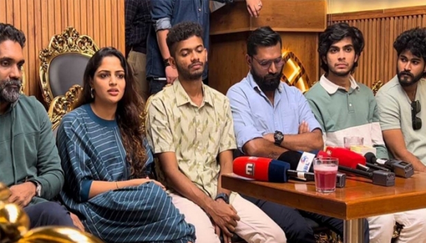 നിലപാടിൽ ഉറച്ചു നിൽക്കുന്നു; പശു പ്രസ്താവനയിൽ പിന്നോട്ടില്ലെന്ന് നടി നിഖില വിമൽ
