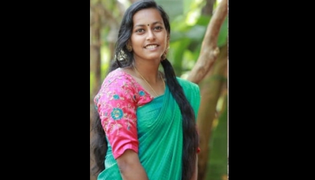 ലിതാരയുടെ മരണം: ബീഹാർ പൊലീസ് വീട്ടിലെത്തി മൊഴി എടുത്തു; കോച്ച് രവി സിങ്ങിന്റെ മാനസിക പീഡനം മൂലമാണ് ബാസ്കറ്റ് ബോൾ താരം ജീവനൊടുക്കിയത് എന്ന് ബന്ധുക്കൾ