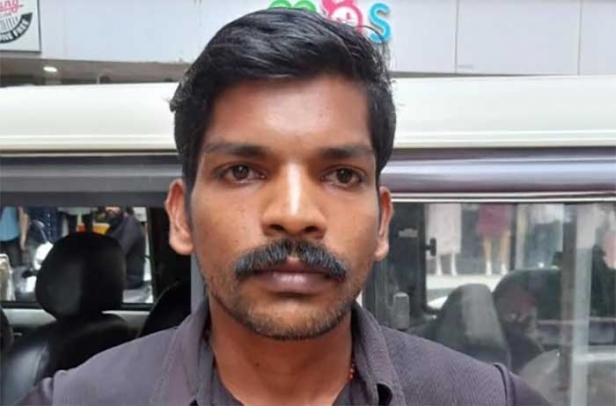 മോഷ്ടിച്ച സ്കൂട്ടിയിലെത്തി യുവതിയുടെ കഴുത്തിൽ നിന്നും മാല പൊട്ടിച്ച യുവാവ് അറസ്റ്റിൽ; വീട്ടുമുറ്റത്ത് നിർത്തിയിട്ട ബൈക്ക് കത്തിച്ച കേസിലും പ്രതിയെന്ന് പൊലീസ്