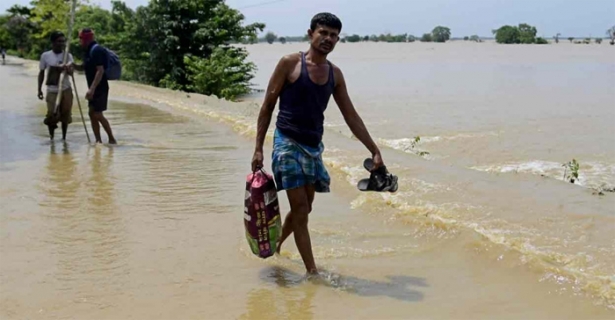 ശമനിമില്ലാതെ അസം പ്രളയം; 17 ജില്ലകൾ മുങ്ങി; രണ്ട് കുട്ടികൾ ഉൾപ്പടെ 4 മരണം കൂടി സ്ഥിരീകരിച്ചു