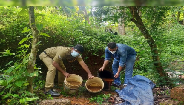 ആഘോഷ അവസരങ്ങളിലെ വ്യാജ മദ്യവിൽപ്പനയും കഞ്ചാവ് ഉപയോഗവും; കണ്ണൂർ ജില്ലയിൽ റെയ്ഡ് ശക്തമാക്കി എക്സൈസ്; നടപടി ഓണത്തിനു മുന്നോടിയായുള്ള സ്പെഷൽ ഡ്രൈവിന്റെ ഭാഗമായി