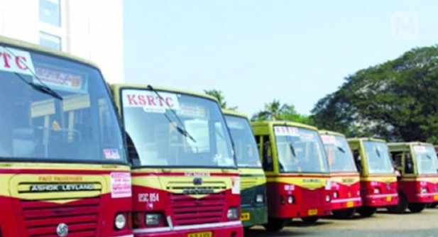 വിവാദങ്ങൾക്ക് അറുതിയില്ല; കെഎസ് ആർ ടി സി ജീവനക്കാർക്കെതിരെ ഒരു മാസം മാനേജ്മെന്റിന് ലഭിക്കുന്നത് 400 ലേറെ പരാതികൾ; 50 സസ്പെൻഷൻ; ശമ്പളമില്ലായ്മയും തൊഴിൽഭാരവും മൂലമുള്ള അസംതൃപ്തിയും ജീവനക്കാരുടെ പെരുമാറ്റദൂഷ്യത്തിലേക്ക് നയിക്കുന്നവോ? കെ എസ് ആർ ടി സിയിലെ പ്രശ്നങ്ങൾ തുടരുമ്പോൾ