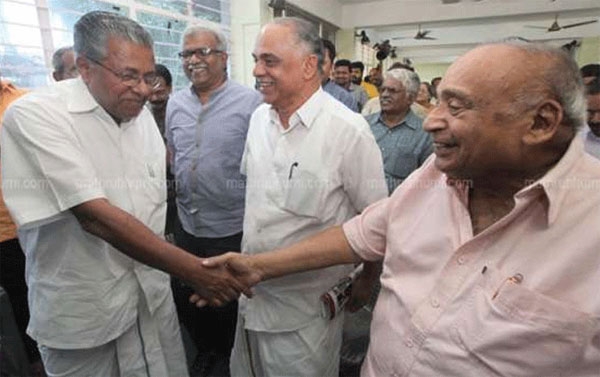 വീരേന്ദ്ര കുമാറുമായി ശത്രുത ഇല്ലെന്ന് പിണറായി വിജയൻ; നാളെ ഒരുമിച്ച് പൊരുതുന്നതിന് തടസമില്ലെന്നും സിപിഐ(എം) നേതാവ്; ഒന്നിച്ചു ജയിലിൽ കിടന്നവരാണ് തങ്ങൾ എന്ന് ഓർമ്മിച്ച് വീരേന്ദ്രകുമാർ: വർഷങ്ങളുടെ ഇടവേളയ്ക്ക് ശേഷം ഒരേ വേദിയിൽ എത്തിയ നേതാക്കൾ പരസ്പ്പരം പുകഴ്ത്തിയത് ഇങ്ങനെ