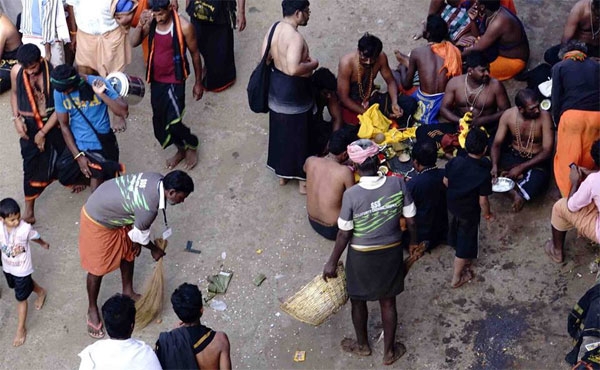 ശബരിമലയിൽ പരിശുദ്ധാന്തരീക്ഷമൊരുക്കി വിശുദ്ധിസേന; മലിനീകരണം തടയാൻ ലീഗൽ എയ്ഡ് ക്ലിനിക്കും