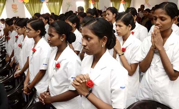 ആതുര സേവനത്തിലെ മാലാഖമാരെ ആദരിച്ച് മറുനാടൻ മലയാളി; നഴ്സുമാർക്ക് കർമജീവിതത്തിലെ അവിസ്മരണീയാനുഭവം പങ്കുവെയ്ക്കാം