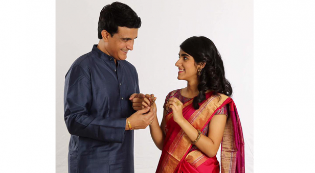 അച്ഛനോടൊപ്പം ക്യാമറയ്ക്ക് മുന്നിൽ തിളങ്ങി സന ഗാംഗൂലി; ഇന്ത്യൻ ക്രിക്കറ്റ് ടീം മുൻ ക്യാപ്റ്റൻ സൗരവ് ഗാംഗുലിയുടെയും മകളുടെയും ഫോട്ടോ ഷൂട്ട് ചിത്രങ്ങൾ വൈറലാകുന്നു