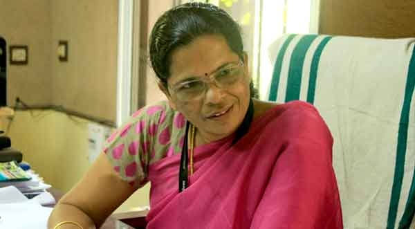 കടുംപിടുത്തവും അതിതീവ്ര നിലപാടുകളും കലാലയത്തെ വിവാദത്തിലാക്കി; ഇനി നല്ല നടപ്പിന് സ്ഥലം മാറ്റം; എസ് എഫ് ഐയുടെ വാശിയ്ക്കൊപ്പം സർക്കാരും; മഹാരാജാസ് കോളേജിലെ പ്രിൻസിപ്പലിന് മാറ്റം പാർട്ടി കോട്ടയായ തലശ്ശേരിയിലെ ബ്രണ്ണനിലേക്ക്; ബീനയെ മാറ്റുന്നത് പ്രെമോഷൻ നൽകാതെ