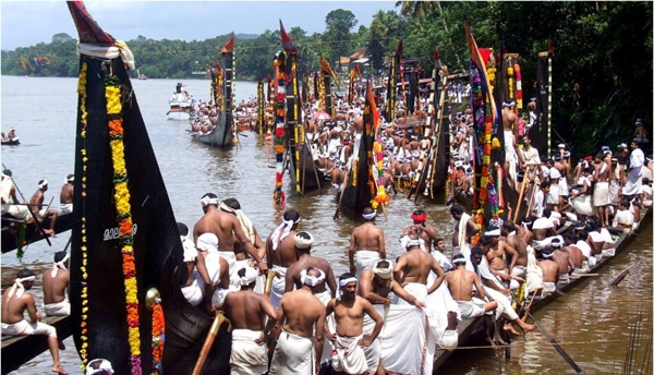 തിരുവോണ തോണിയിൽ പാർത്ഥസാരഥിക്ക് ഓണക്കാഴ്ചയുമായി ഭട്ടത്തിരി എത്തും; അകമ്പടി സേവിക്കാൻ വള്ളങ്ങളിൽ കരക്കാരും: ക്ഷേത്രത്തോളം പഴക്കമുള്ള ആന്മുള ഉതൃട്ടാതി വള്ളം കളിയും വള്ള സദ്യയും ഇന്ന് ചരിത്ര പ്രസിദ്ധം