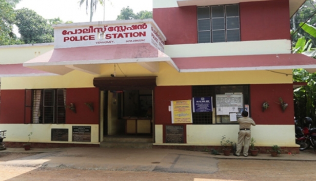 പൊലീസ് സ്റ്റേഷന്റെ ചുമതല സർക്കിൾ ഇൻസ്പെക്ടർമാർക്കു നല്കുന്നു; ആദ്യഘട്ടത്തിൽ 196 സ്റ്റേഷനുകളിൽ നടപ്പാക്കും; എസ് ഐ മാരുടെ പ്രതാപകാലം അവസാനിക്കുന്നു