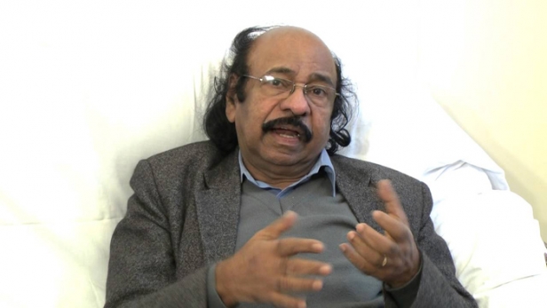 ഈ വർഷത്തെ എഴുത്തച്ഛൻ പുരസ്കാരം സച്ചിദാനന്ദന്; ഈ വർഷം മുതൽ അഞ്ചുലക്ഷമാക്കി ഉയർത്തിയ പുരസ്കാരത്തുക ആദ്യം ലഭിക്കുന്നത് കവിയും വിവർത്തകനും നിരൂപകനുമായ മലയാള പ്രതിഭയ്ക്ക്; പുരസ്കാരം സമഗ്ര സംഭാവനയ്ക്ക്