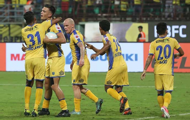 ഡൽഹിയെ 2-1ന് തോൽപ്പിച്ച് കേരള ബ്ലാസ്റ്റേഴ്സിന് ഉജ്വല ജയം; ഒരു ഗോളിന് പിറകിൽ നിന്ന കേരളം രണ്ടാം പകുതിയിൽ പകരക്കാരനായി ഇറങ്ങിയ നെഗി കേരള ബ്ലാസ്റ്റേഴ്സിന് പുതുജീവൻ നൽകി; കേരള ബ്ലാസ്റ്റേഴ്സ് പോയിന്റ് നിലയിൽ അഞ്ചാമതെത്തി